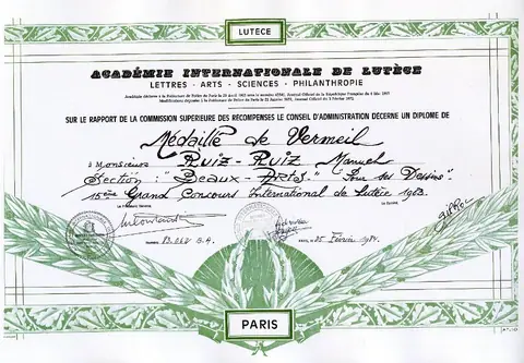 Títulos, diplomas y certificados